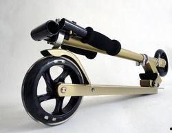 成人滑板车装扮视频,跟随视频学穿搭